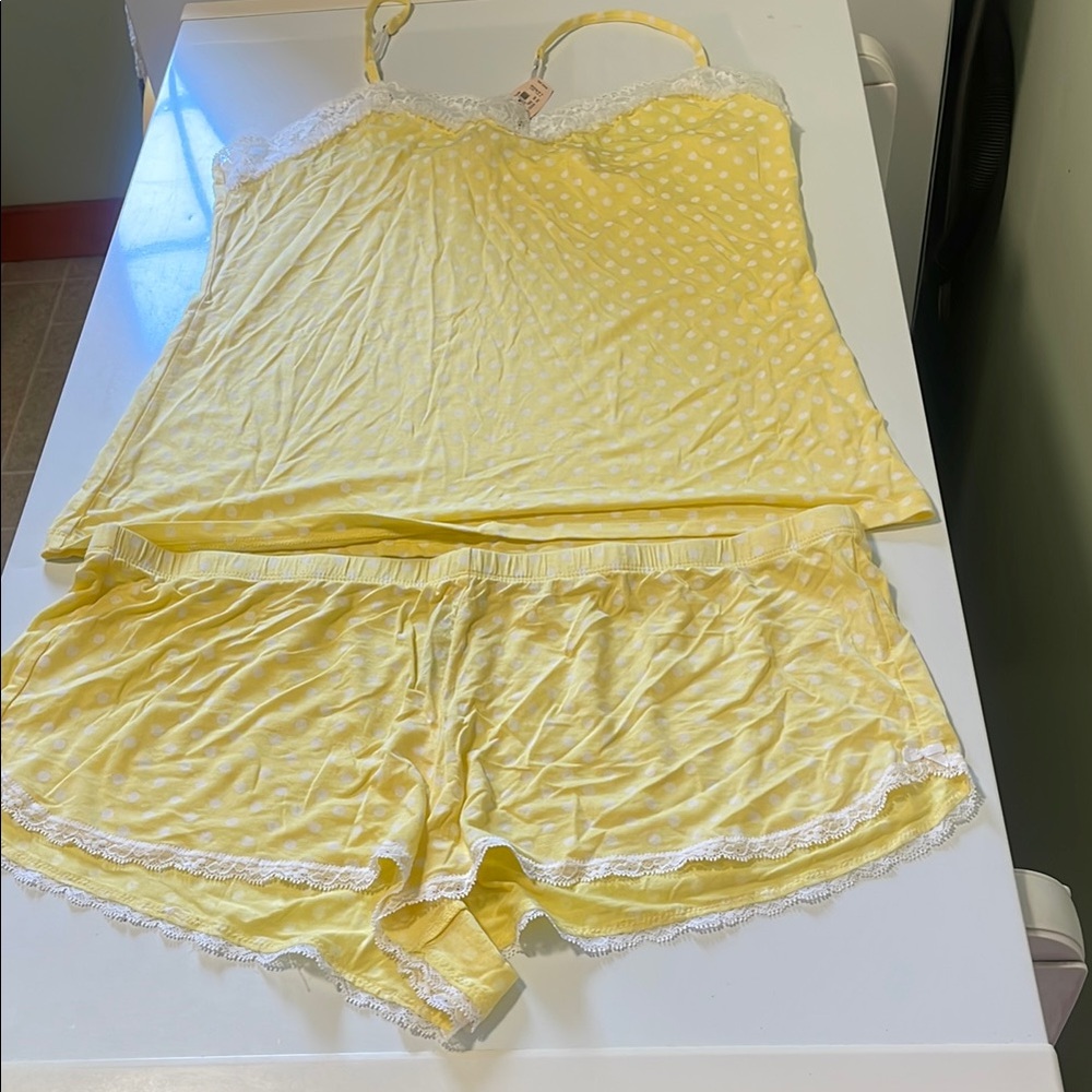 Yellow Lace Trim Sleepwear Set